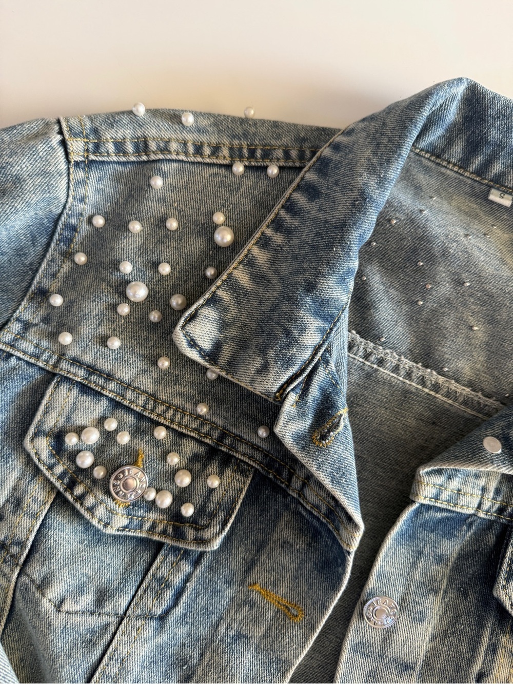 Custom-Made Taylor Swift "The Eras Tour" Pearl-Embellished Light Wash Jacket - Picture 2 of 5